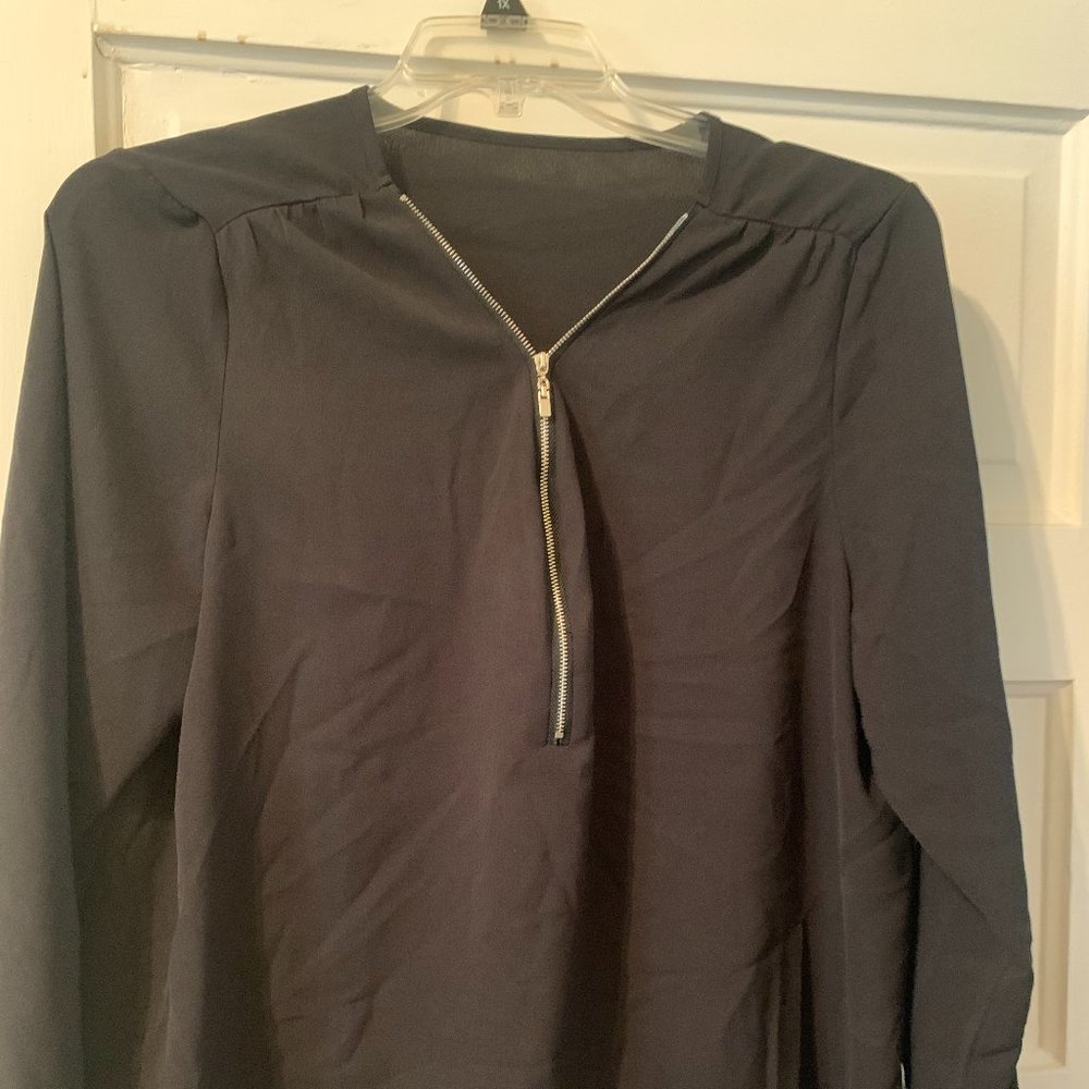 Black Zipper Long Sleeved Blouse